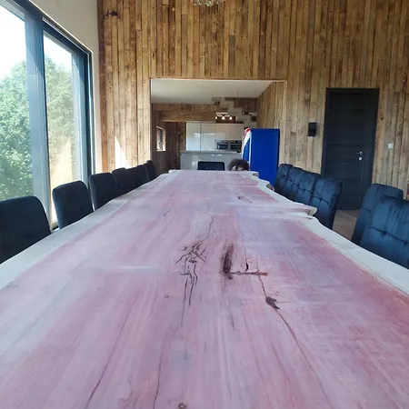 Le Chatelain De Homestay