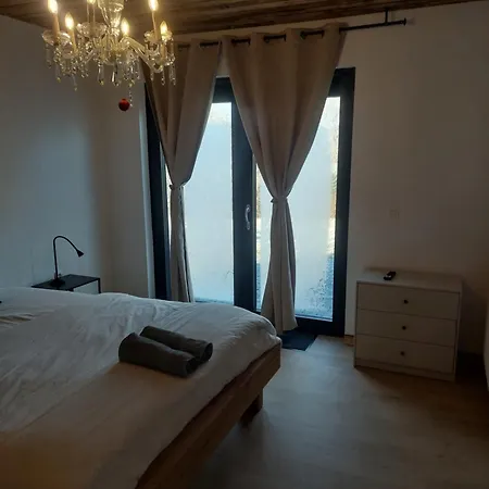 Le Chatelain De * بوالون